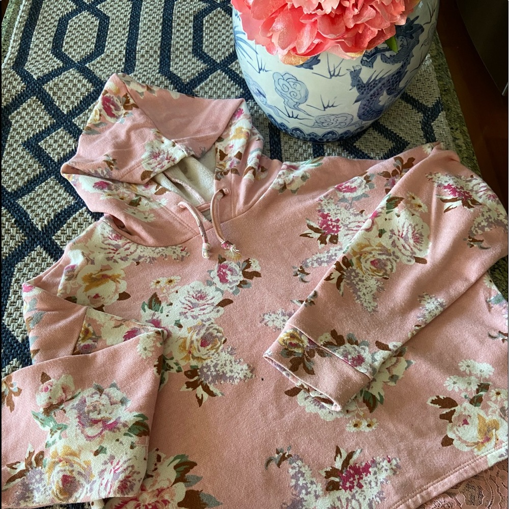 Pink light cotton hoodie with lace trim